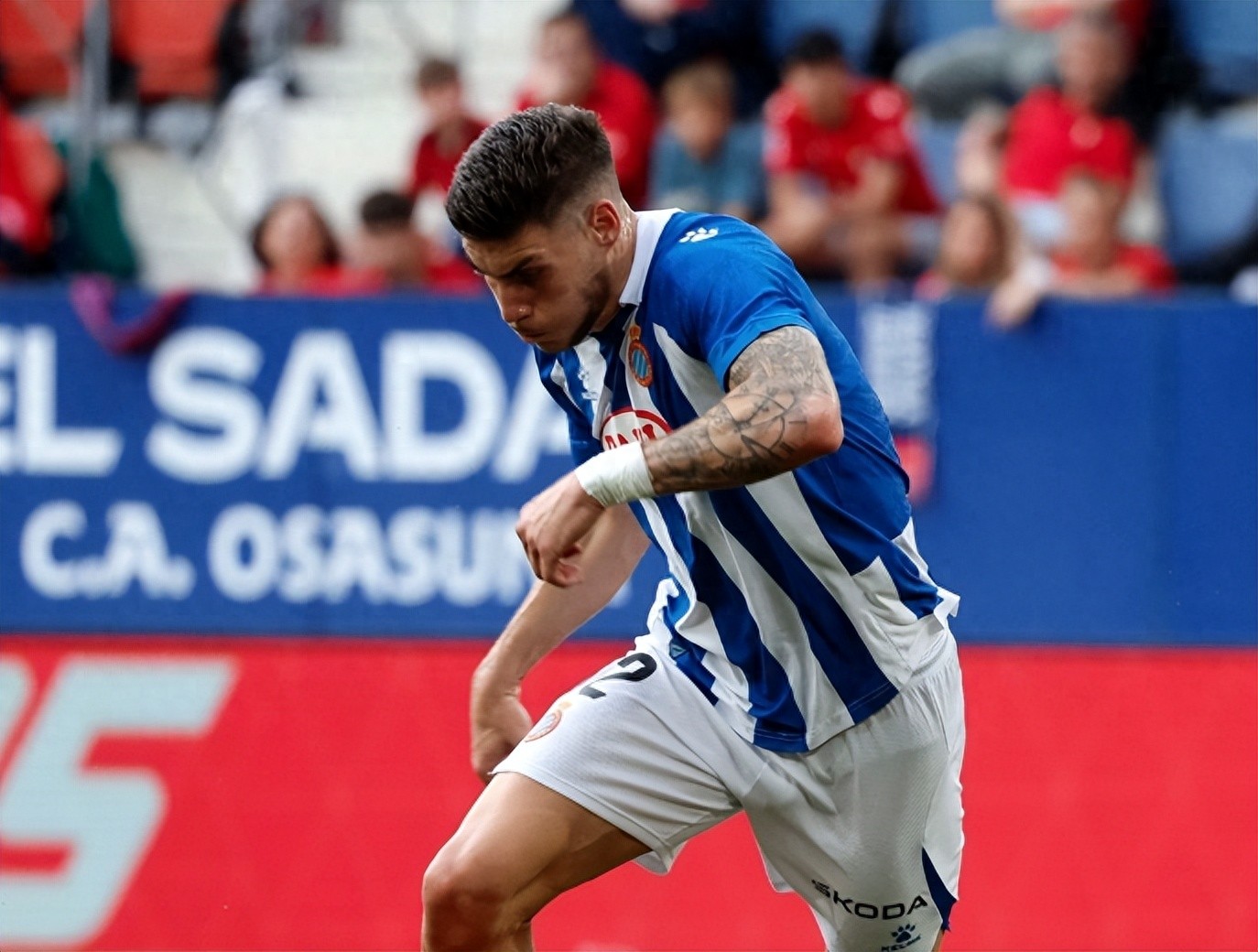 星空体育平台-包含西班牙人队长受伤，恐将缺席关键战役的词条