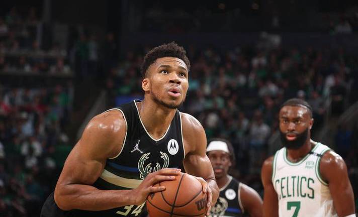 包含雄鹿主场压哨绝杀热火,字母哥独得35分的词条 包含雄鹿主场压哨绝杀热火,字母哥独得35分的词条