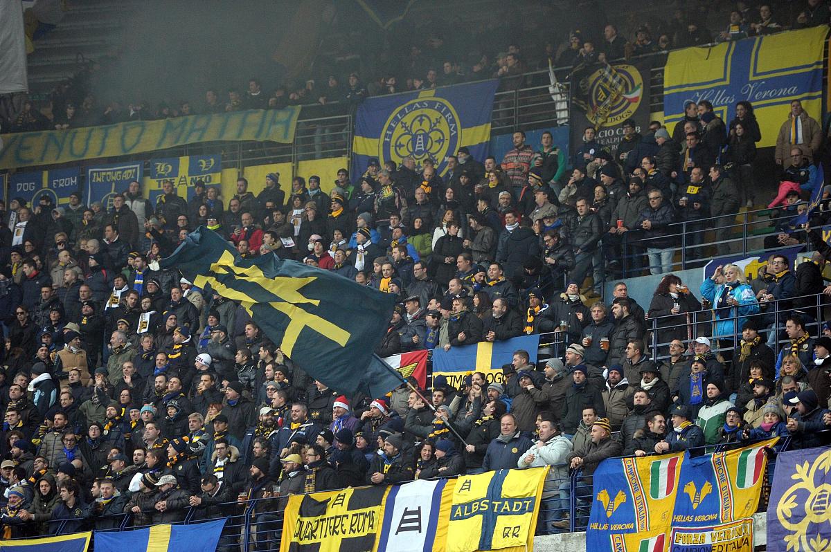 星空体育视频-包含震撼！多特蒙德主场大胜提升联赛排名的词条