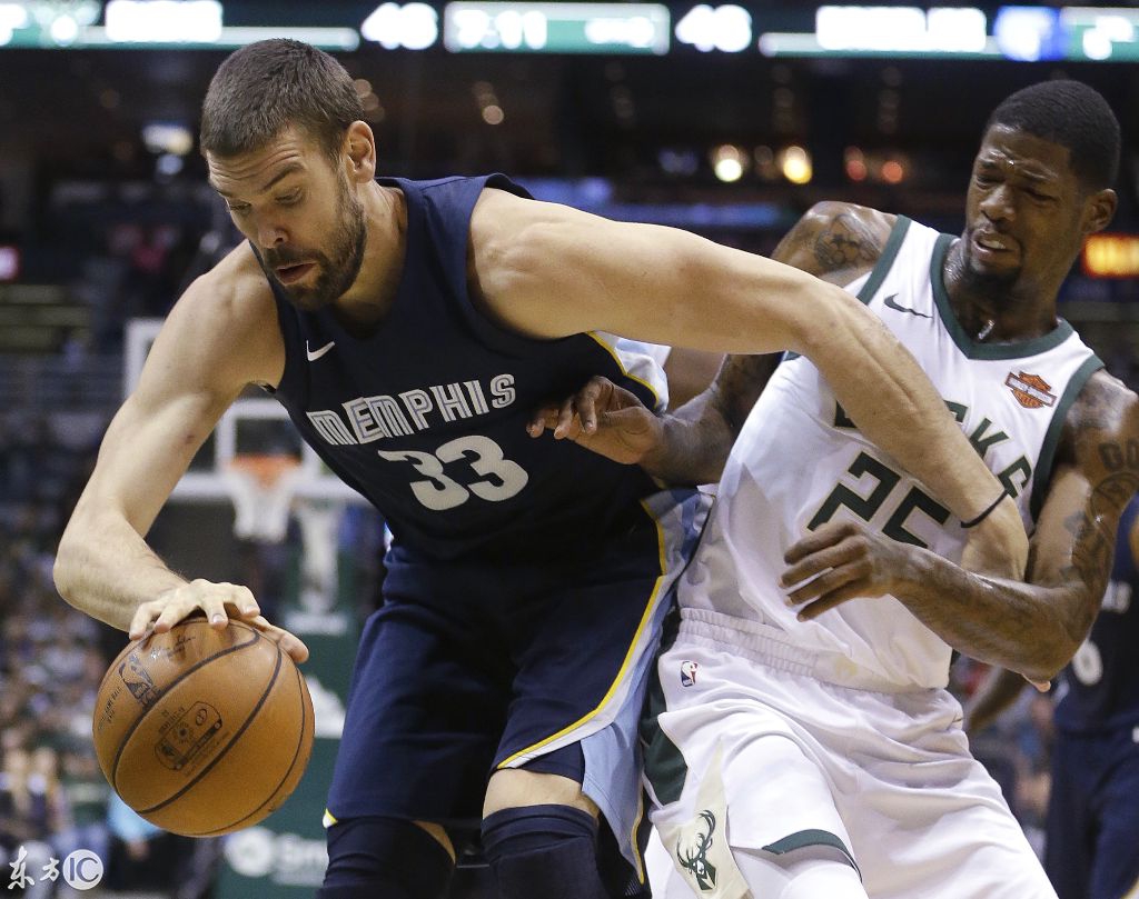 雄鹿险胜灰熊，主场保持不败