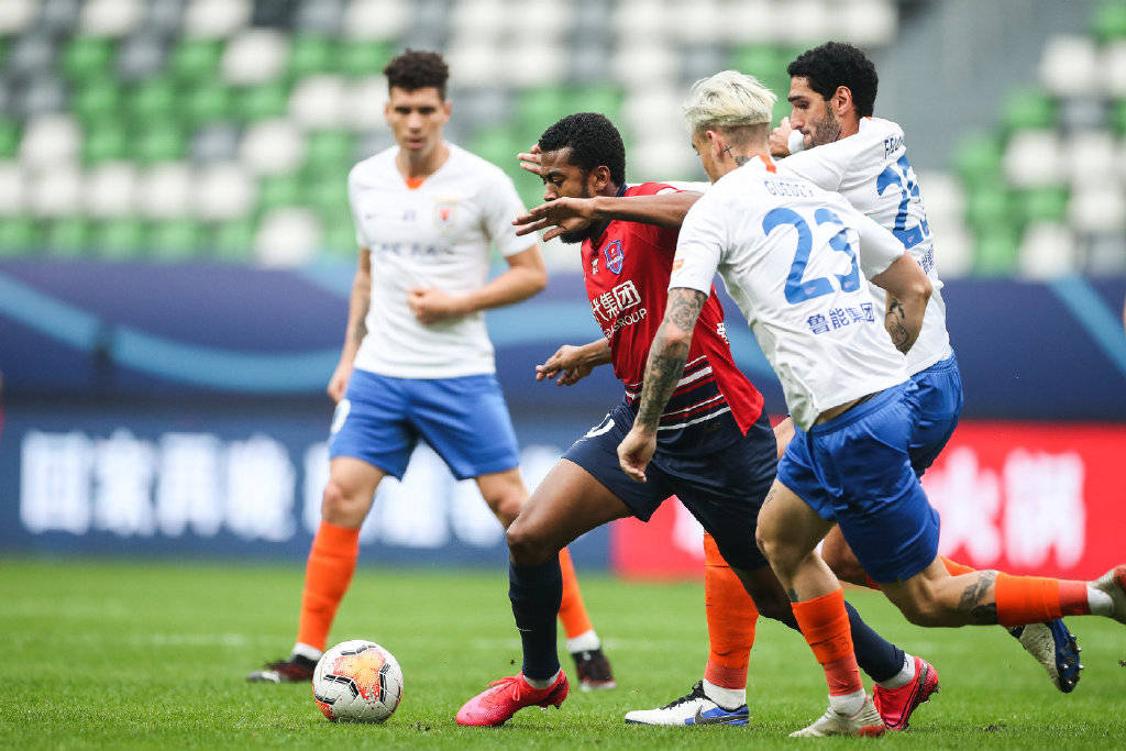 星空体育直播-包含毅腾客场惊险逆转鲁能，展现突破性表现的词条