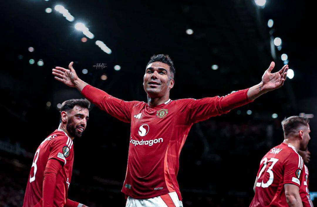 星空体育登录入口-曼联中场抢断，创造进球机会