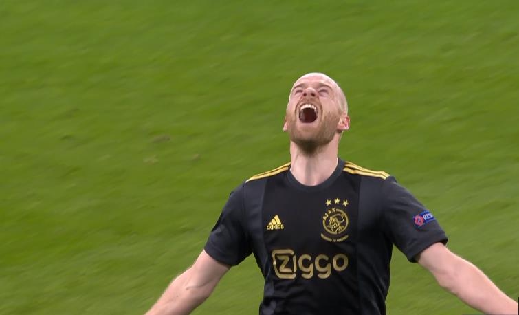 星空体育链接-包含阿贾克斯队主场逆转，绝杀取胜引发球迷狂欢的词条